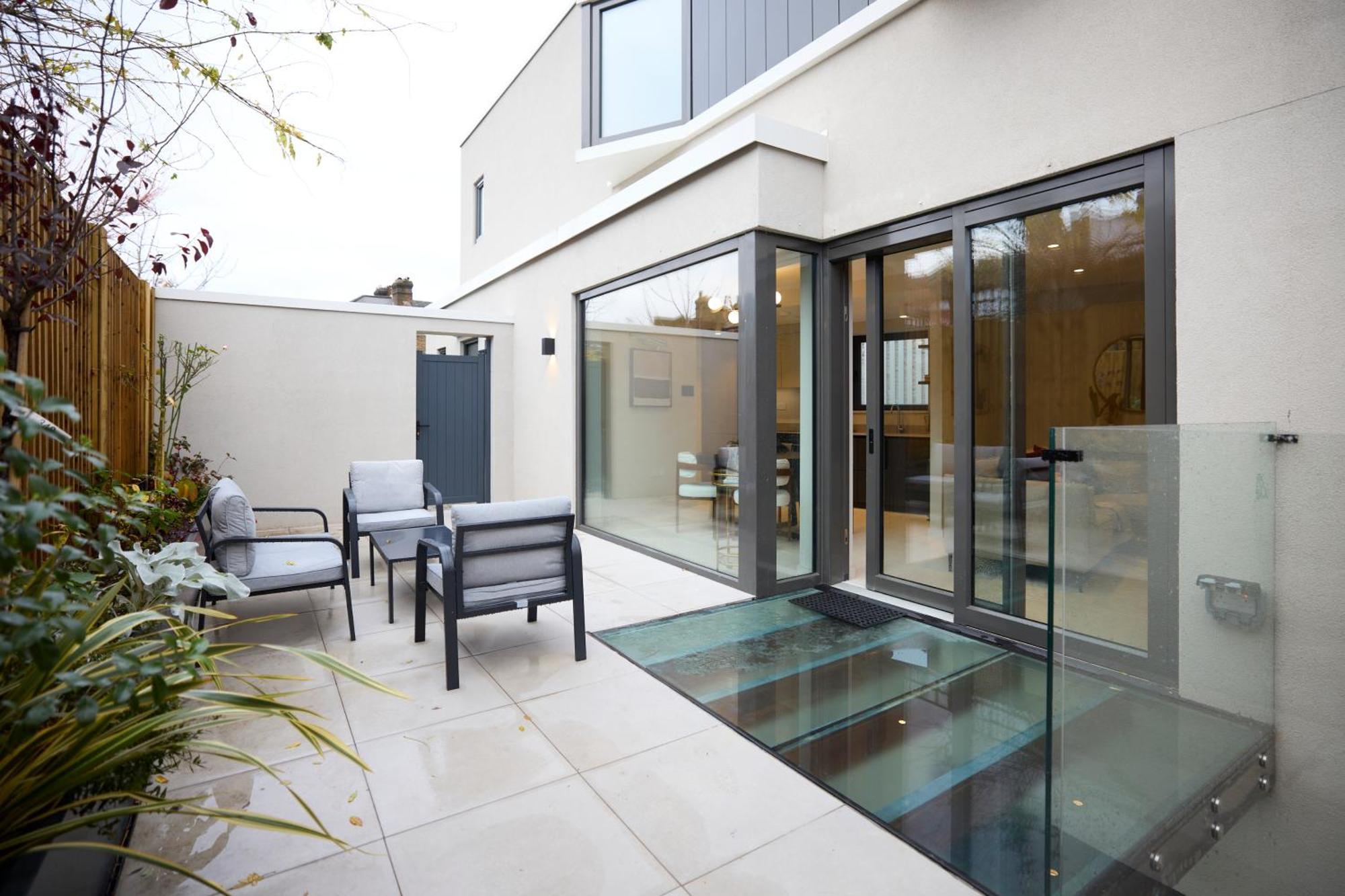 Apartment The Letchford Garden Mews - Elegant 2bdr House With Garden & Patio *
